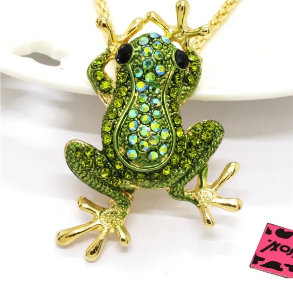 Gorgeous Frog Necklace - Picture 4 of 4